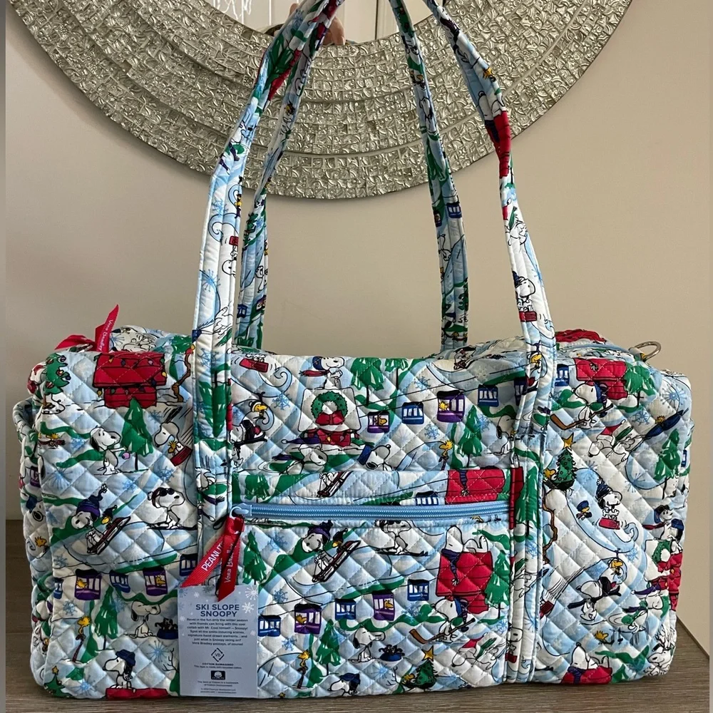 Vera Bradley large duffle snoopy ski slope NEW - Picture 2 of 12